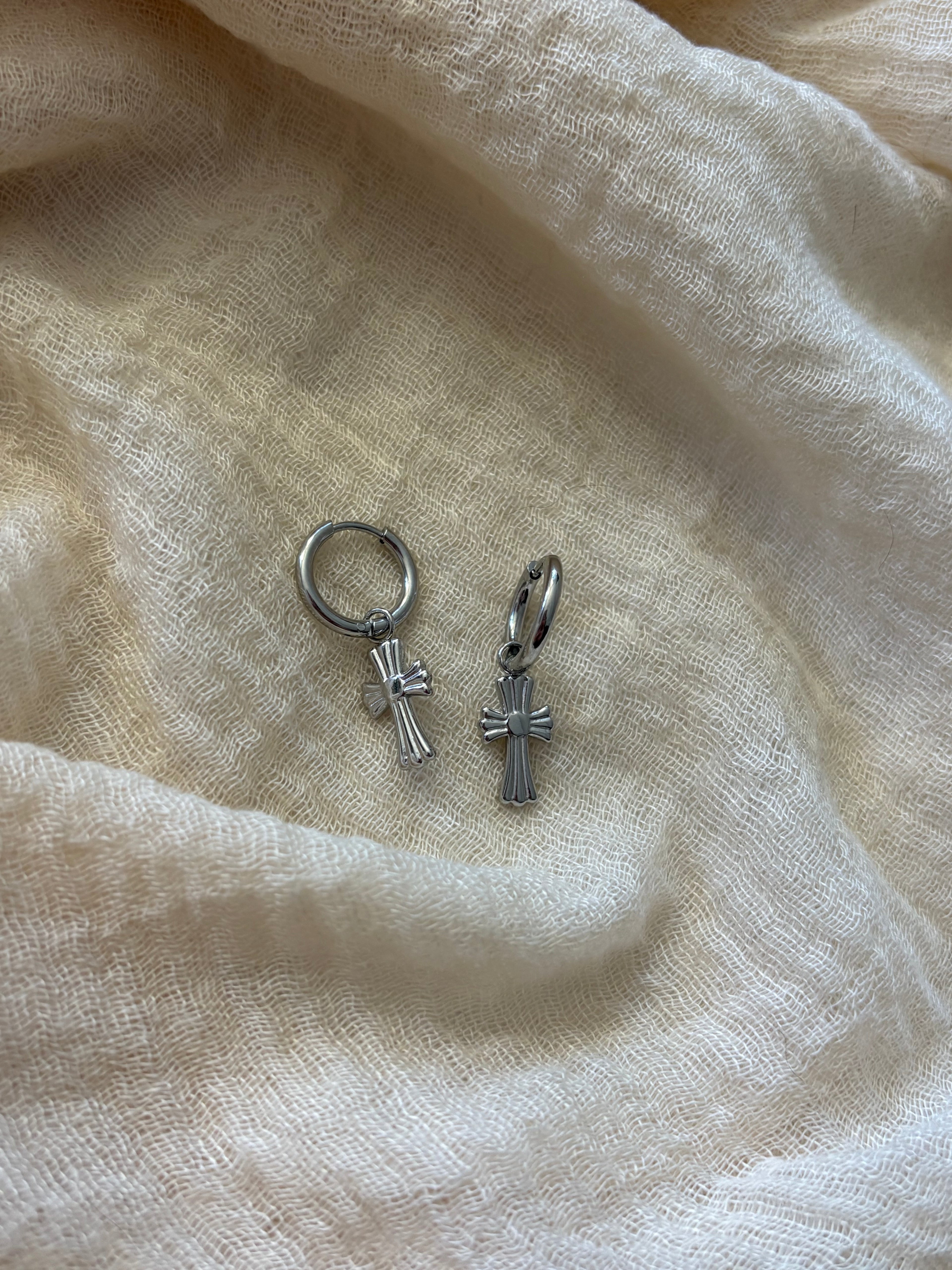 Orecchini Hoop Croce Silver