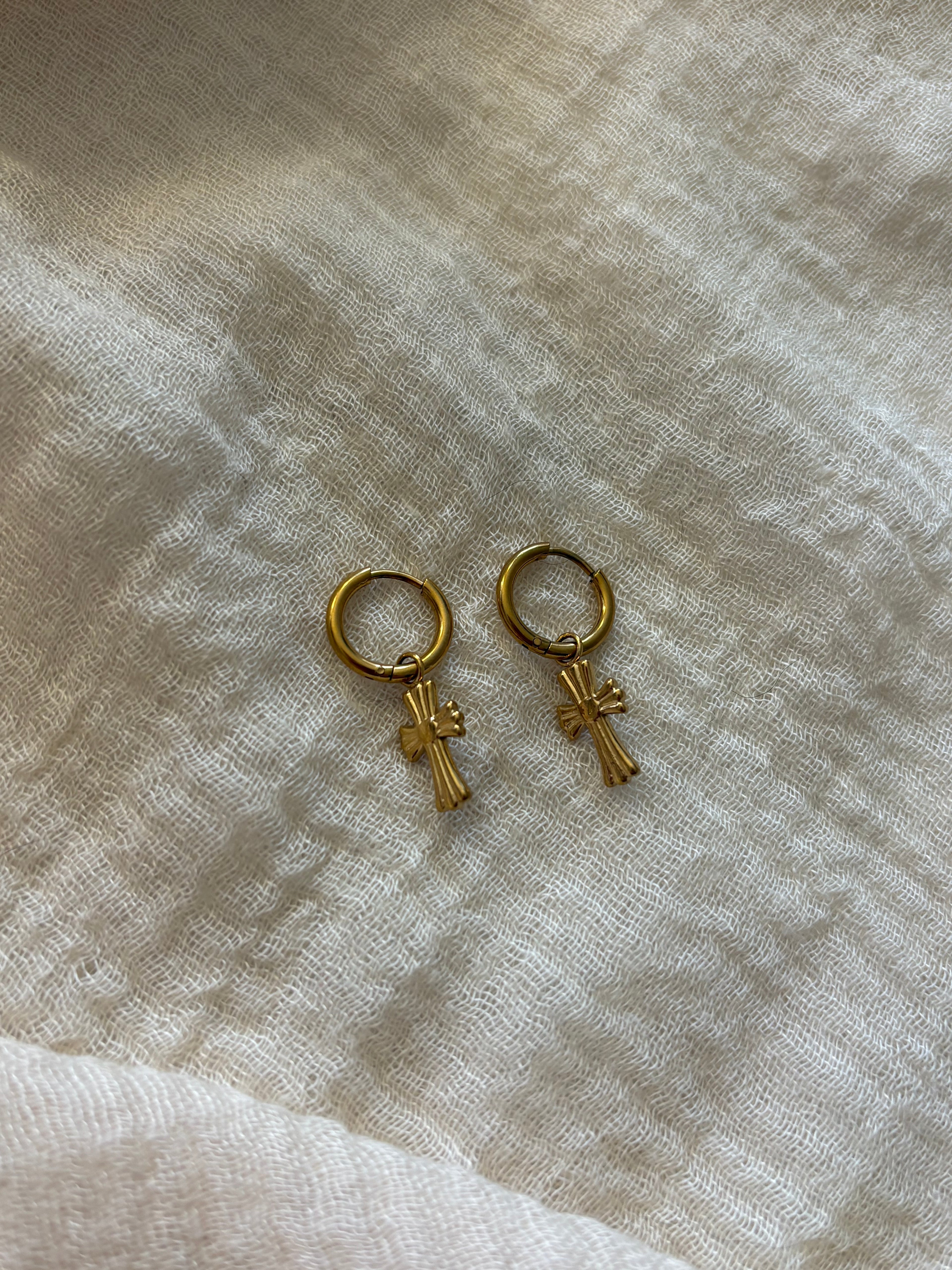 Orecchini Hoop Croce Gold