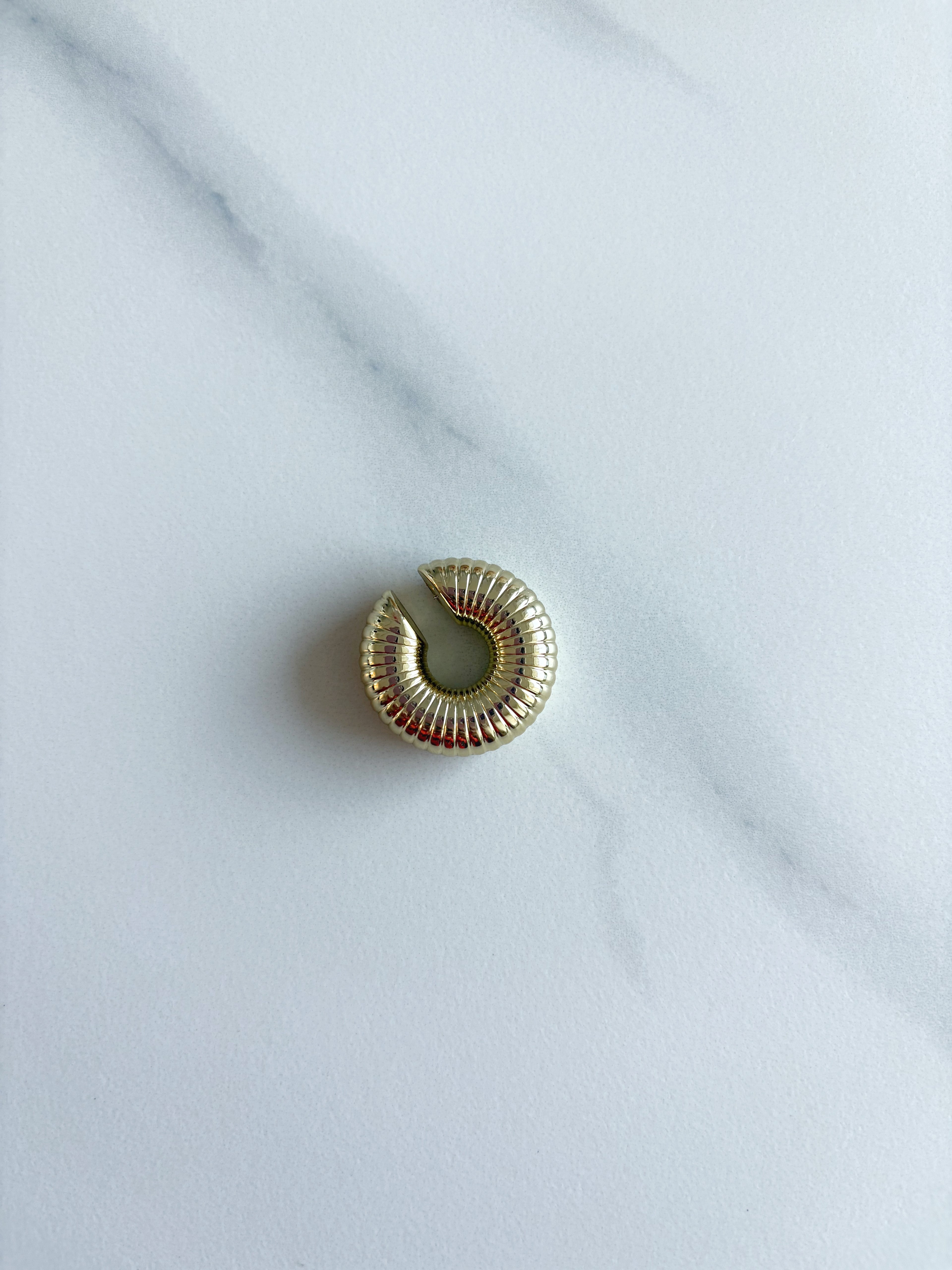 Ear Cuff Rigato gold