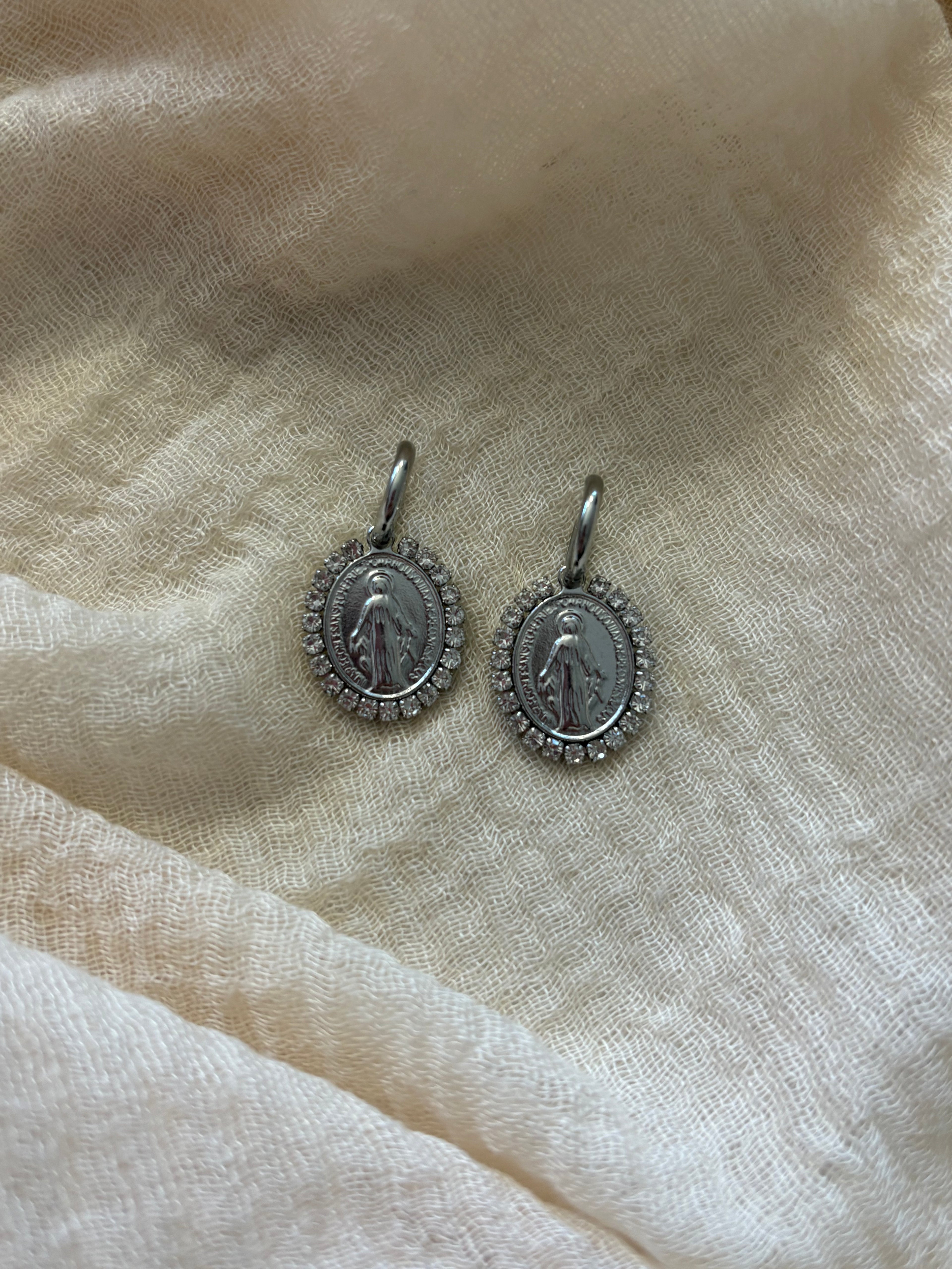 Orecchini Hoop Madonnina